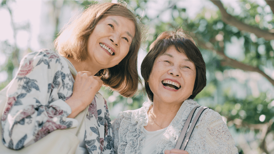 笑顔の女性たち